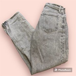 Abercrombie Ultra High Rise 90s Straight Jean
